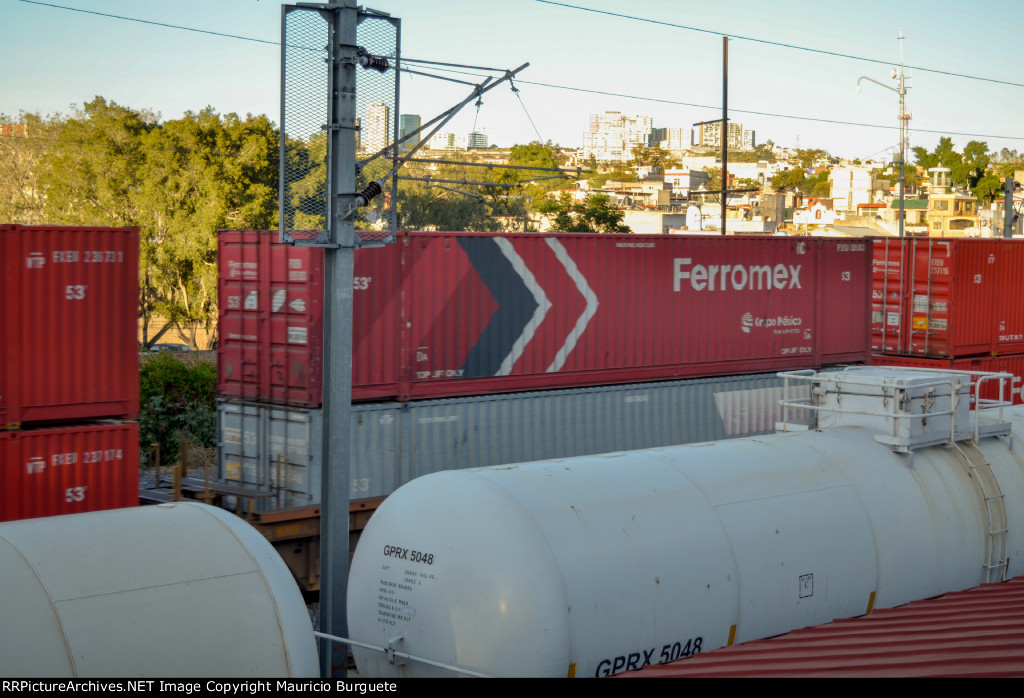 FXEU Container red scheme